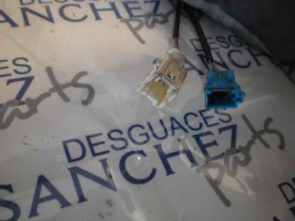 PRETENSOR AIRBAG DERECHO RENAULT CLIO II SYMBOL 1.5 dCi Diesel CAT - Imagen 2