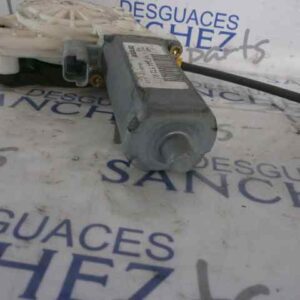 MOTOR ELEVALUNAS DELANTERO DERECHO PEUGEOT 307 (S1) 1.4 16V CAT (KFU / ET3J4)