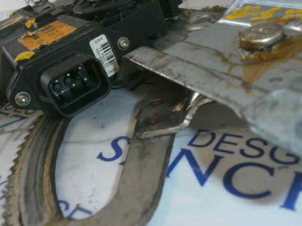 MOTOR ELEVALUNAS DELANTERO DERECHO OPEL CORSA B 1.4 16V