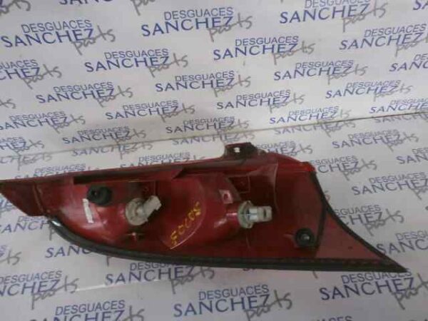 PILOTO TRASERO IZQUIERDO FORD FOCUS BERLINA (CAK) 1.6 16V CAT