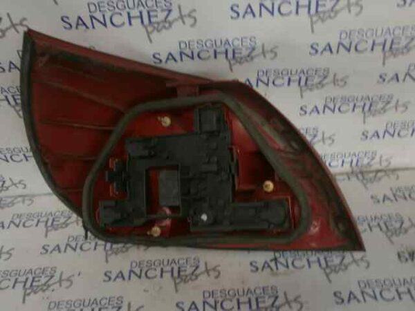 PILOTO TRASERO DERECHO FORD MONDEO BERLINA (GD) 1.8 Turbodiesel CAT