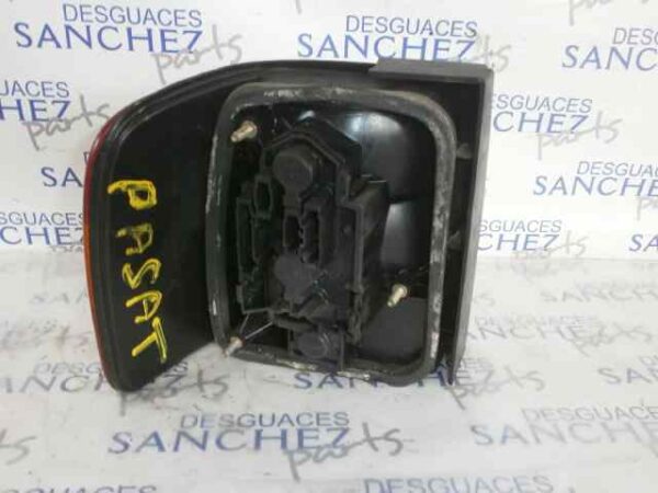 PILOTO TRASERO DERECHO VOLKSWAGEN PASSAT BERLINA (3A2) 1.9 TDI - Imagen 2