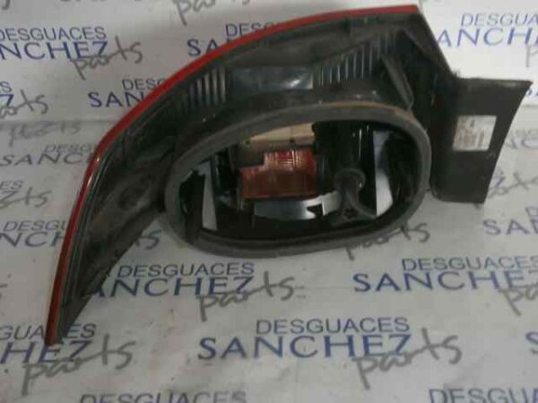 PILOTO TRASERO DERECHO RENAULT LAGUNA II (BG0) 1.6