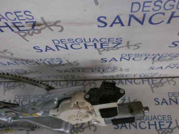 MOTOR ELEVALUNAS DELANTERO DERECHO OPEL VECTRA C BERLINA 1.9 16V CDTI CAT (Z 19 DTH / LRD) - Imagen 2