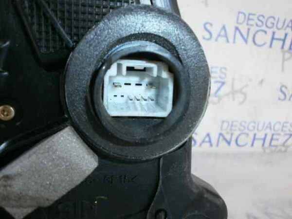 CERRADURA PUERTA DELANTERA DERECHA TOYOTA LAND CRUISER (J12) 3.0 Turbodiesel - Imagen 2
