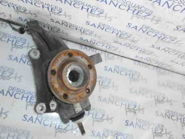 MANGUETA DELANTERA IZQUIERDA VOLVO V 70  FAMILIAR 2.4 Turbo CAT - Imagen 2