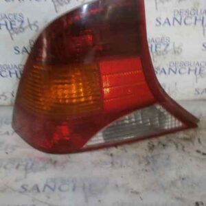 PILOTO TRASERO IZQUIERDO FORD FOCUS BERLINA (CAK) 1.8 TDCi CAT