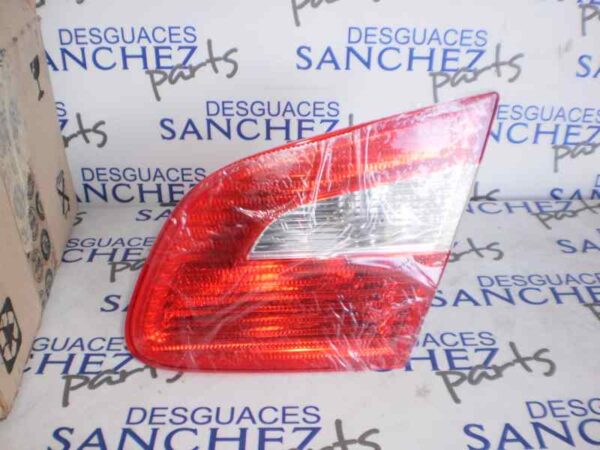 PILOTO TRASERO DERECHO INTERIOR SKODA SUPERB (3U4) 2.0 TDI DPF