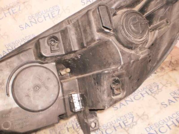 FARO DERECHO PEUGEOT 407 2.0 16V HDi FAP CAT (RHR / DW10BTED4)