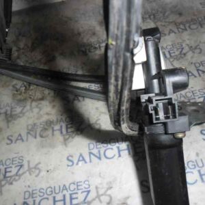 MOTOR ELEVALUNAS DELANTERO DERECHO CHRYSLER VOYAGER (GS) 2.5 Turbodiesel