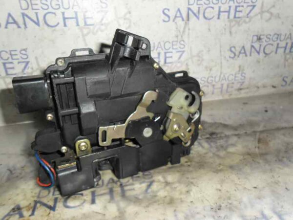 CERRADURA PUERTA DELANTERA DERECHA VOLKSWAGEN GOLF IV BERLINA  (1J1) 1.9 TDI