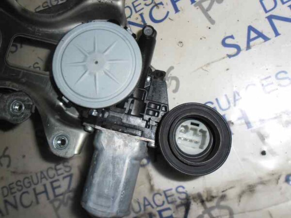 MOTOR ELEVALUNAS TRASERO IZQUIERDO TOYOTA PRIUS (NHW20) 1.5 CAT