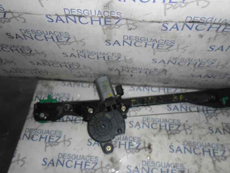 MOTOR ELEVALUNAS DELANTERO DERECHO FIAT PUNTO BERLINA (188) 1.9 JTD CAT