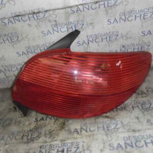 PILOTO TRASERO DERECHO PEUGEOT 206 BERLINA 1.9 Diesel