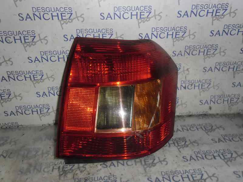PILOTO TRASERO DERECHO TOYOTA COROLLA (E12) 1.8