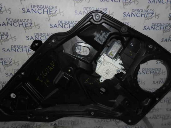 MOTOR ELEVALUNAS TRASERO IZQUIERDO VOLKSWAGEN TIGUAN (5N2) 2.0 TDI - Imagen 2