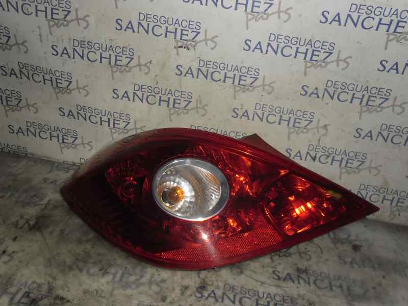 PILOTO TRASERO IZQUIERDO OPEL CORSA D *