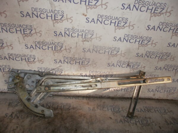 ELEVALUNAS DELANTERO DERECHO MITSUBISHI MONTERO (L040) 2.5 Turbodiesel