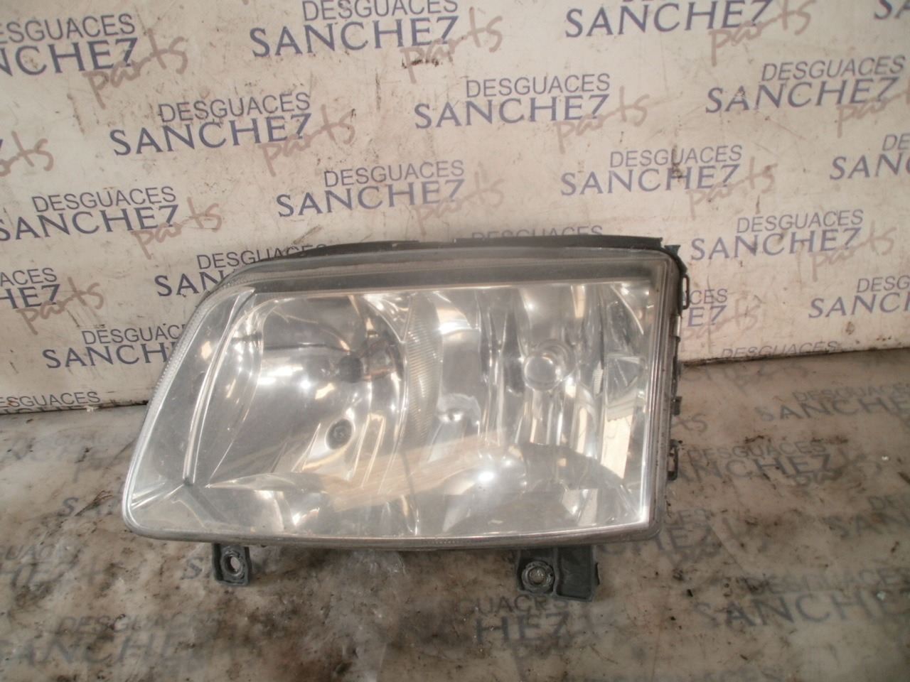 FARO IZQUIERDO VOLKSWAGEN POLO BERLINA (6N2) *