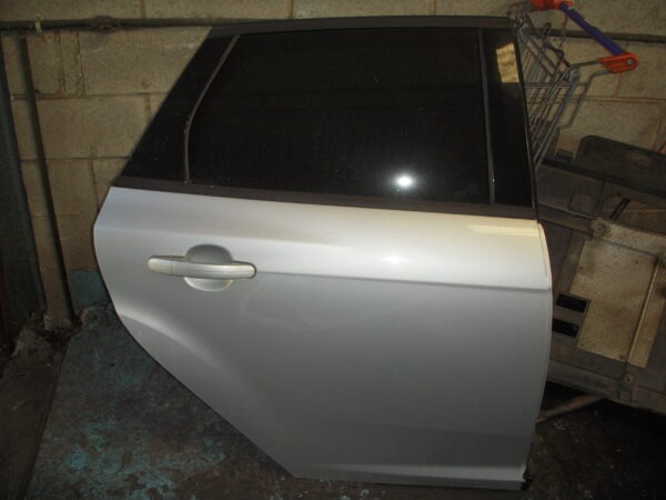 PUERTA TRASERA DERECHA FORD FOCUS TURN. 1.0 EcoBoost CAT