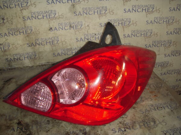PILOTO TRASERO DERECHO NISSAN TIIDA (C11X/SC11X) 1.5 dCi Turbodiesel CAT