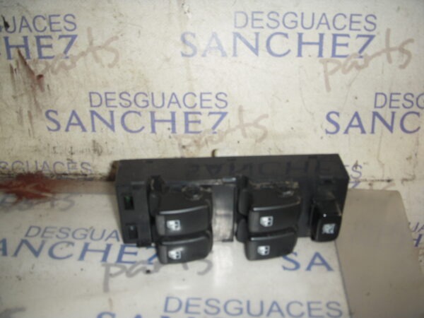 MANDO ELEVALUNAS CUATRO PUERTAS KIA CARENS (UN) 2.0 Turbodiesel CAT