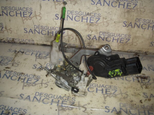 CERRADURA PUERTA DELANTERA DERECHA PEUGEOT 107 1.0 CAT (384F)