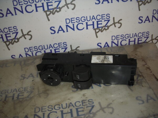 MANDO ELEVALUNAS DELANTERO IZQUIERDO FORD FOCUS LIM. 1.0 EcoBoost CAT