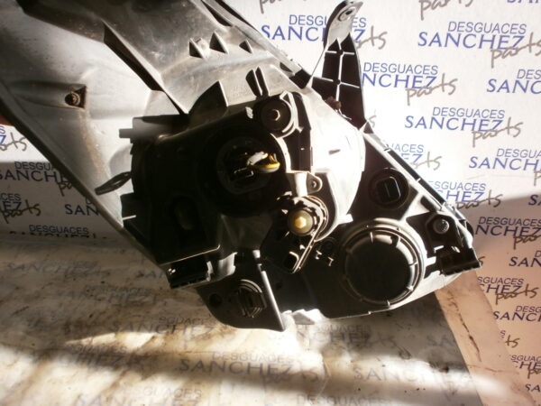 FARO DERECHO HYUNDAI H1 2.5 CRDi CAT - Imagen 2