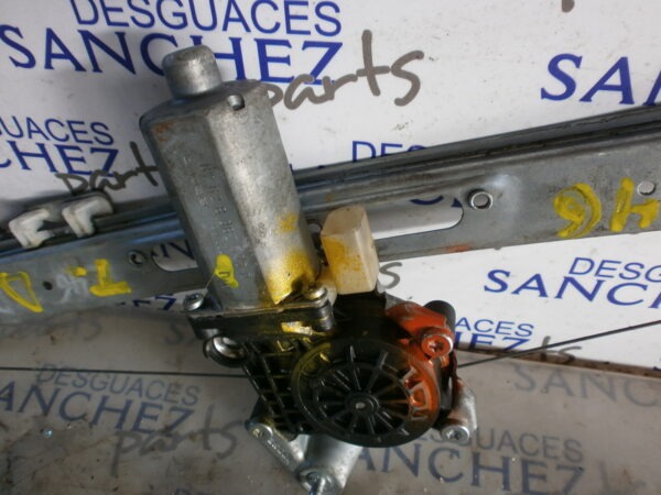 MOTOR ELEVALUNAS TRASERO DERECHO BMW SERIE 3 BERLINA (E46) 2.0 16V Diesel CAT - Imagen 2