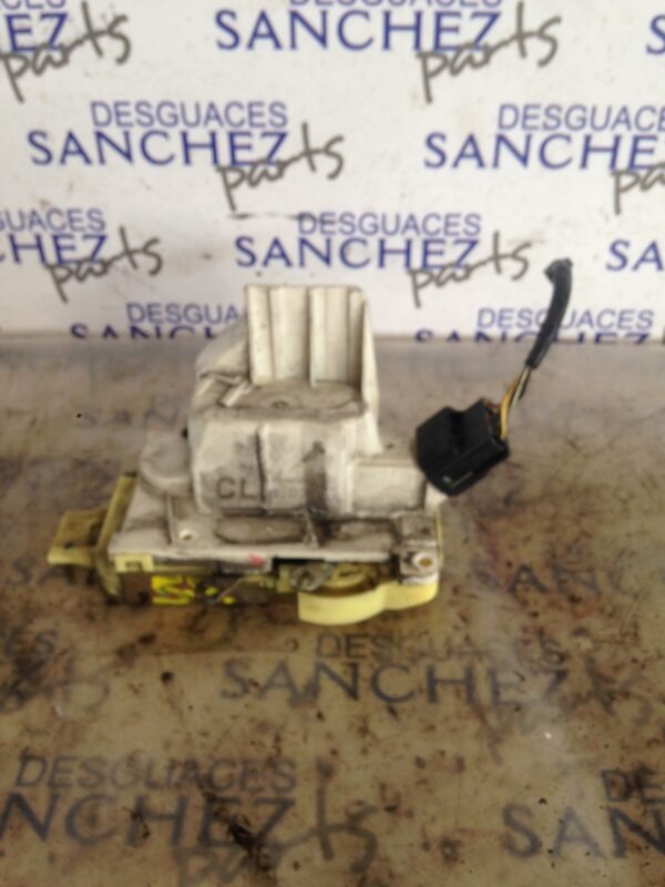 CERRADURA PUERTA DELANTERA IZQUIERDA FORD FOCUS BERLINA (CAK) 1.8 TDDI Turbodiesel CAT