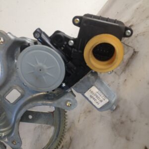 MOTOR ELEVALUNAS TRASERO DERECHO TOYOTA COROLLA VERSO (R1) 2.2 D-CAT