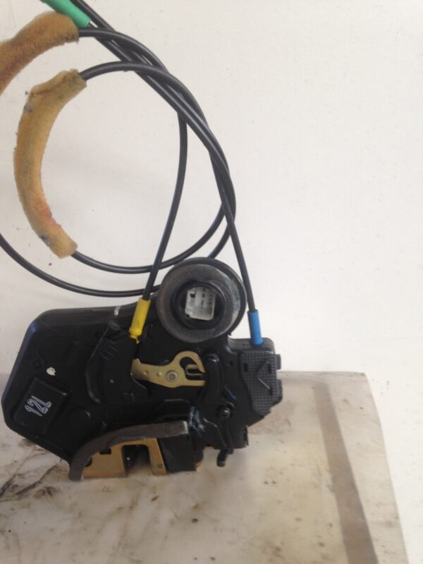 CERRADURA PUERTA TRASERA IZQUIERDA TOYOTA COROLLA VERSO (R1) 2.2 D-CAT