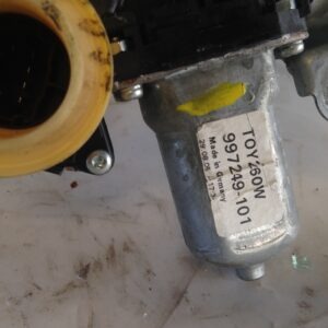 MOTOR ELEVALUNAS DELANTERO IZQUIERDO TOYOTA COROLLA VERSO (R1) 2.2 D-CAT