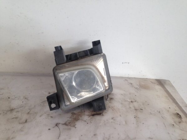 FARO ANTINIEBLA IZQUIERDO OPEL VECTRA C BERLINA 1.9 16V CDTI CAT (Z 19 DTH / LRD)