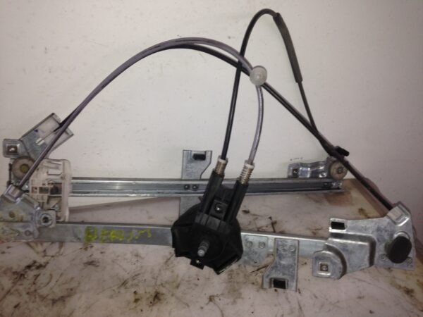 ELEVALUNAS DELANTERO IZQUIERDO PEUGEOT PARTNER (S1) 1.9 Diesel