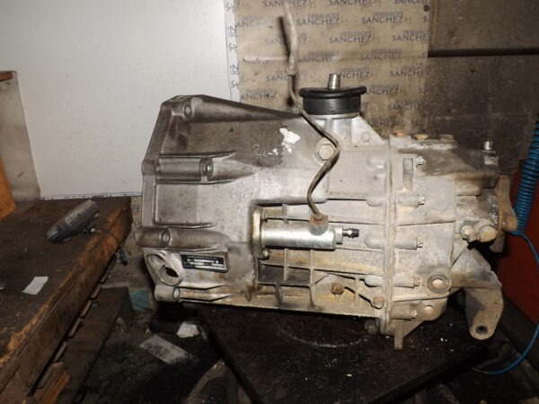 CAJA CAMBIOS VOLKSWAGEN LT CAJA ABIERTA (MOD. 1997) 2.5 Diesel CAT (AGX) - Imagen 2