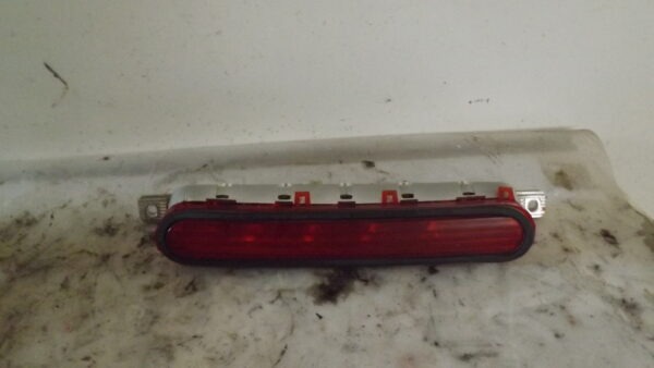 TERCERA LUZ FRENO TOYOTA COROLLA VERSO (R1) 2.2 Turbodiesel CAT