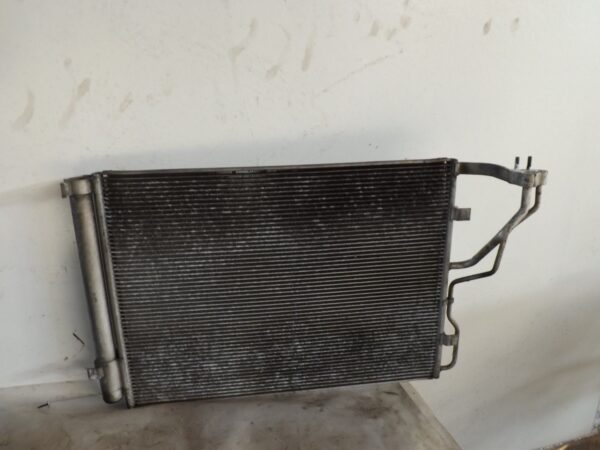 CONDENSADOR / RADIADOR  AIRE ACONDICIONADO HYUNDAI I40 1.6 CRDi CAT