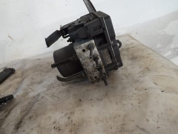 ABS TOYOTA COROLLA VERSO (R1) 2.2 Turbodiesel CAT - Imagen 2