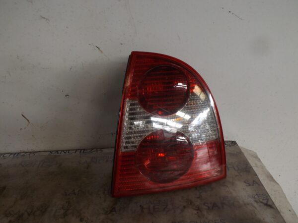 PILOTO TRASERO DERECHO VOLKSWAGEN PASSAT BERLINA (3B3) 1.9 TDI