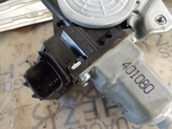 MOTOR ELEVALUNAS TRASERO DERECHO NISSAN JUKE (F15) 1.6 16V - Imagen 2