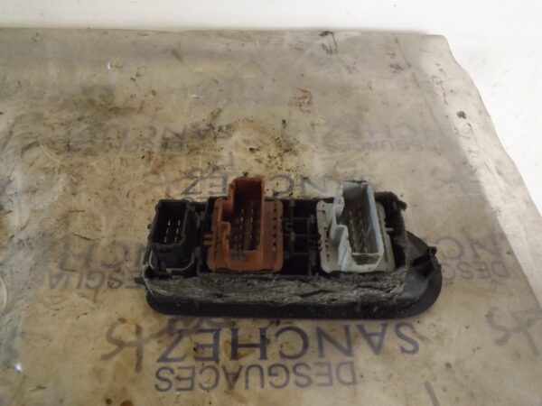 MANDO ELEVALUNAS DELANTERO IZQUIERDO RENAULT MEGANE II BERLINA 5P 1.9 dCi Diesel