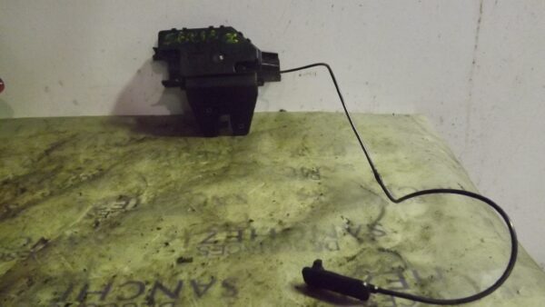 CERRADURA MALETERO / PORTON BMW SERIE 1 BERLINA (E81/E87) 2.0 16V CAT