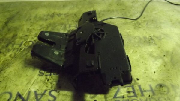 CERRADURA MALETERO / PORTON BMW SERIE 1 BERLINA (E81/E87) 2.0 16V CAT - Imagen 2