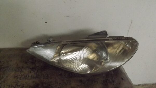 FARO IZQUIERDO PEUGEOT 206 BERLINA 1.9 Diesel