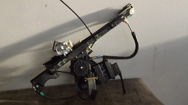MOTOR ELEVALUNAS DELANTERO DERECHO VOLKSWAGEN GOLF III BERLINA (1H1) 1.9 TDI - Imagen 2