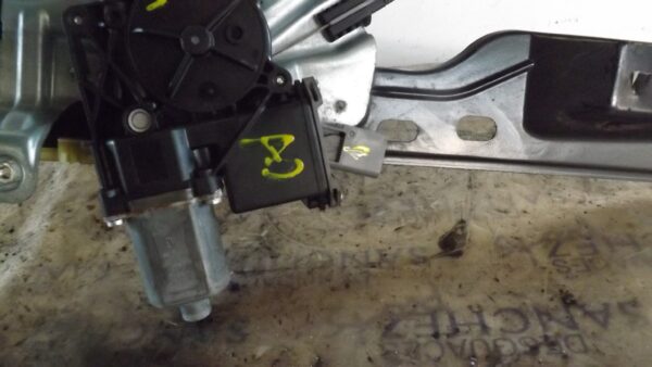 MOTOR ELEVALUNAS DELANTERO DERECHO OPEL ASTRA J LIM. 1.4 16V CAT (A 14 XER / LDD)