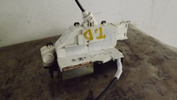 CERRADURA PUERTA TRASERA DERECHA PEUGEOT 407 2.0 16V CAT (RFJ / EW10A)
