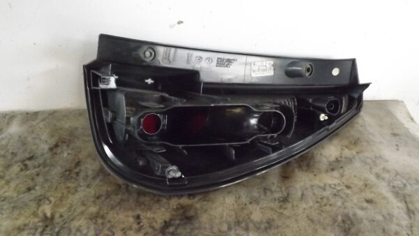 PILOTO TRASERO IZQUIERDO RENAULT SCENIC III 1.5 dCi Diesel CAT - Imagen 2